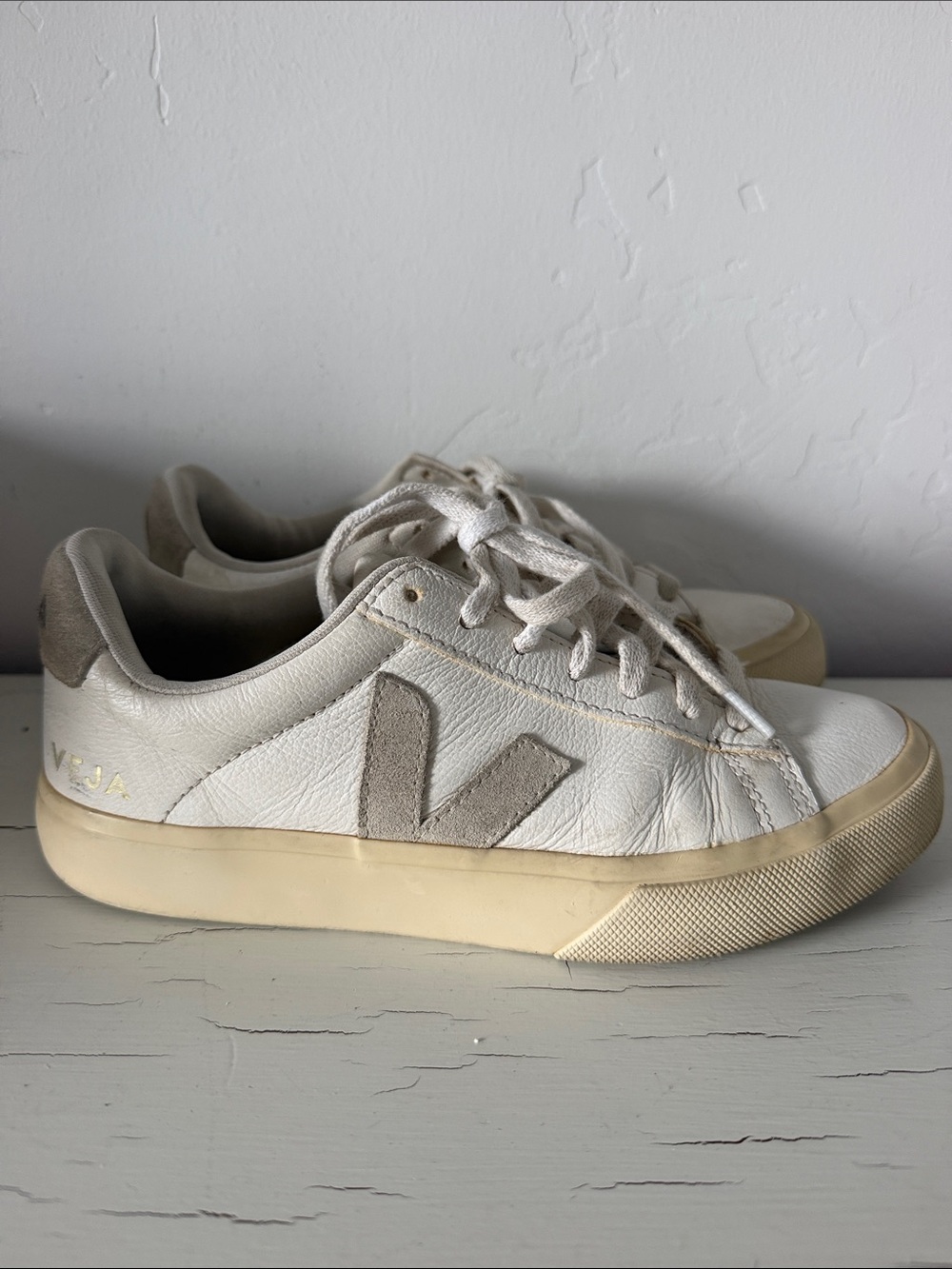 VEJA Campo Sneakers Women’s 7 White Leather Beige Suede V Logo Low Top Shoes